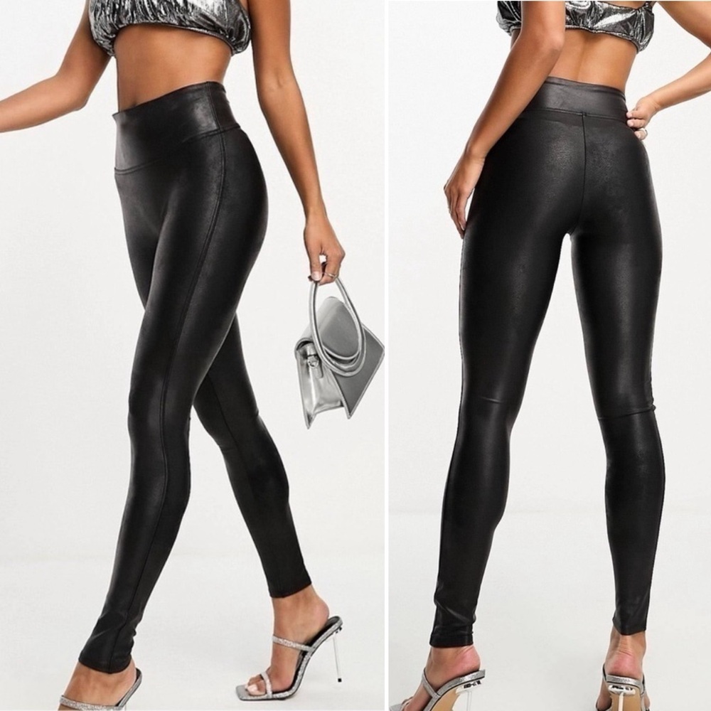 Spanx Faux Leather Leggings in Black Size M